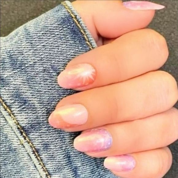 Color Street | Star-Crossed, stars and moon design Limited Edition nail strips - Picture 4 of 9